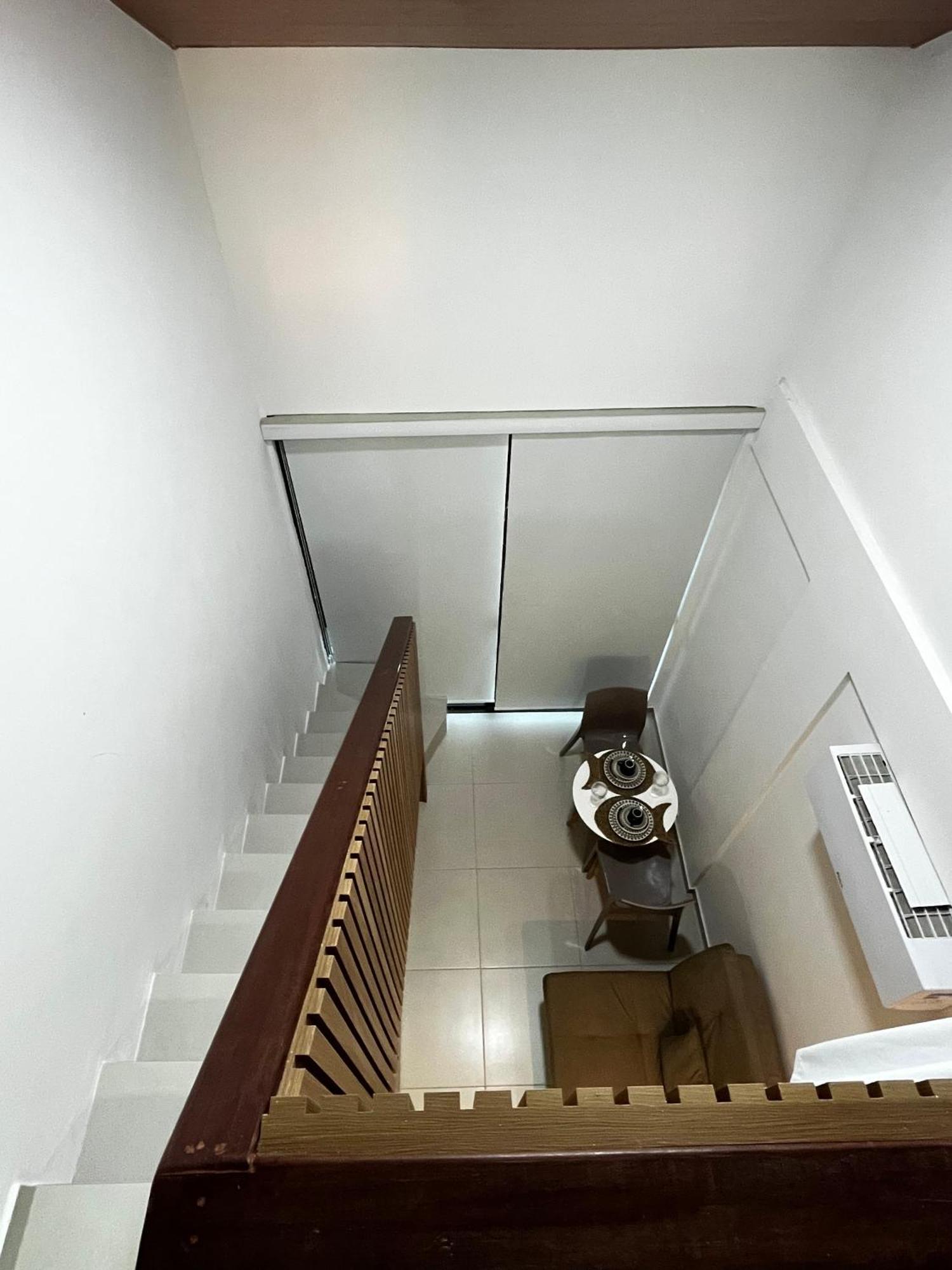 Sunny Hall By Easy *